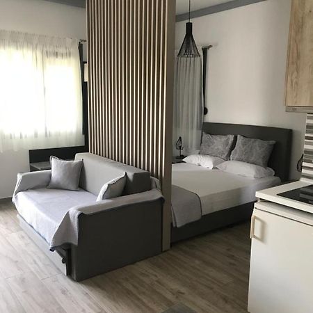 Savvas House Hotel Неос Мармарас Екстериор снимка